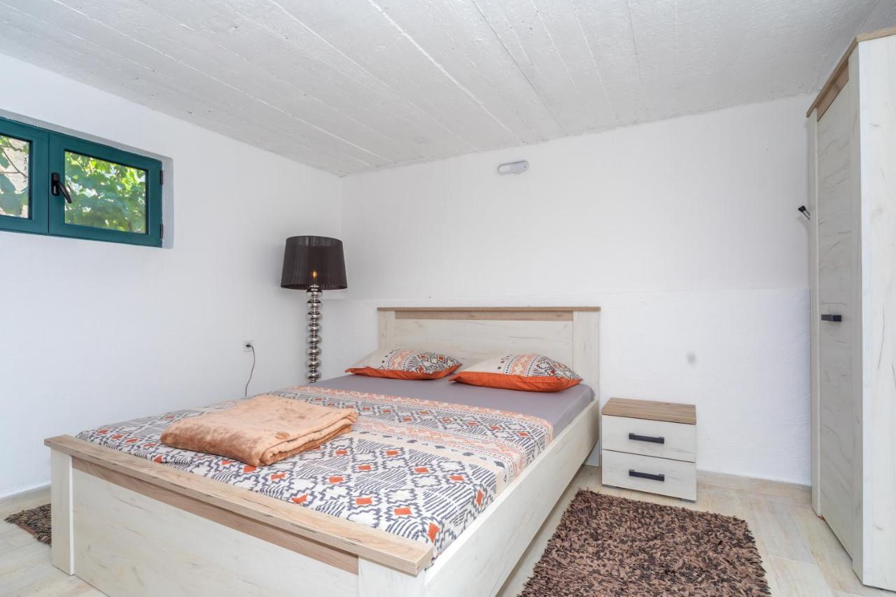 Apartman Sara Bar Esterno foto