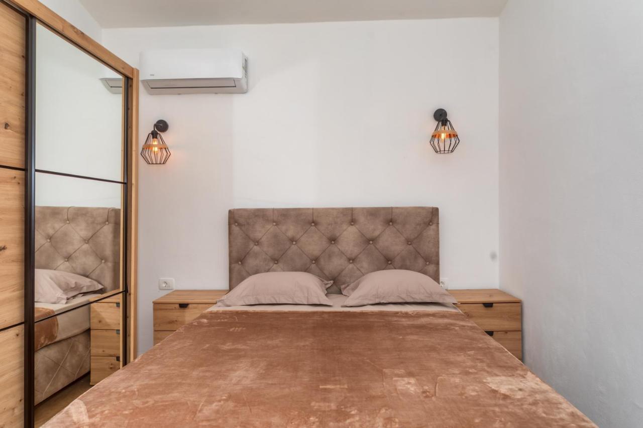 Apartman Sara Bar Esterno foto