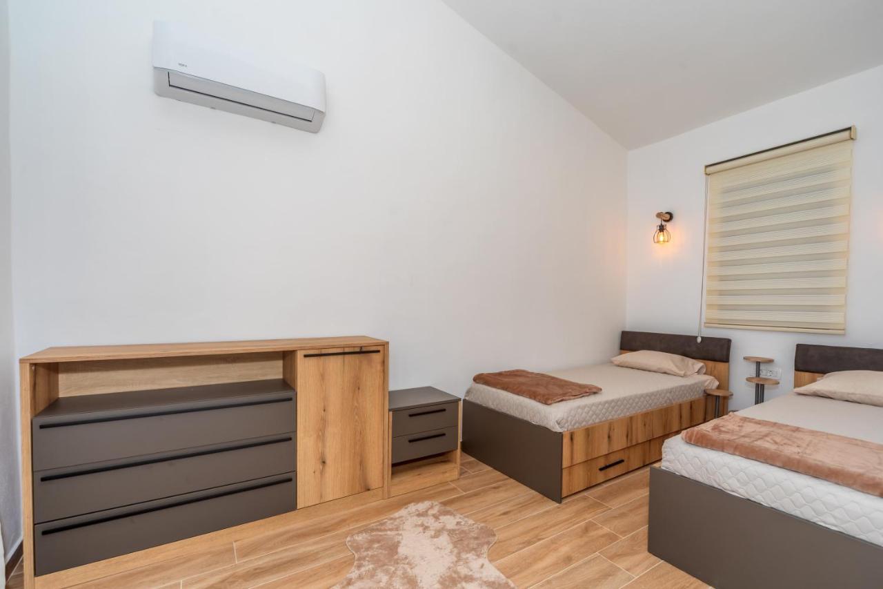 Apartman Sara Bar Esterno foto