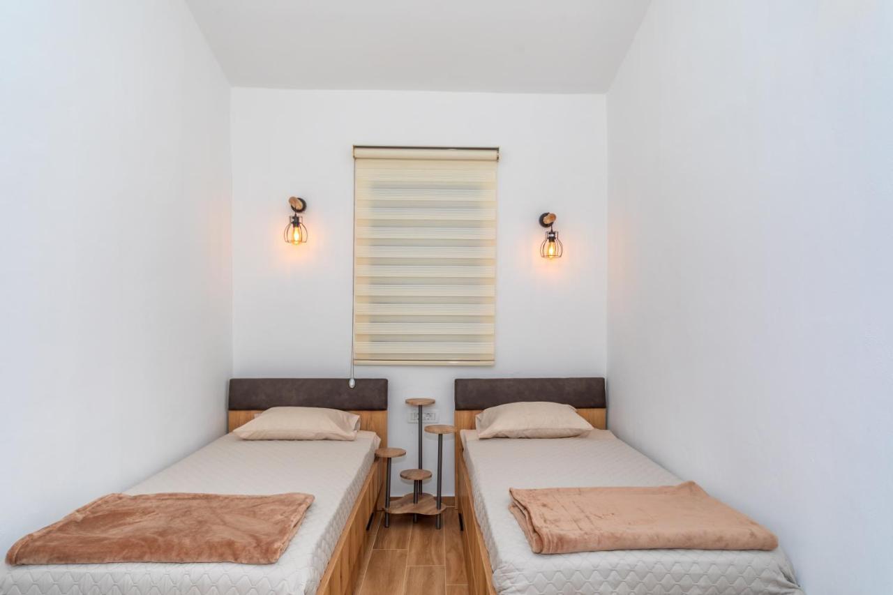 Apartman Sara Bar Esterno foto