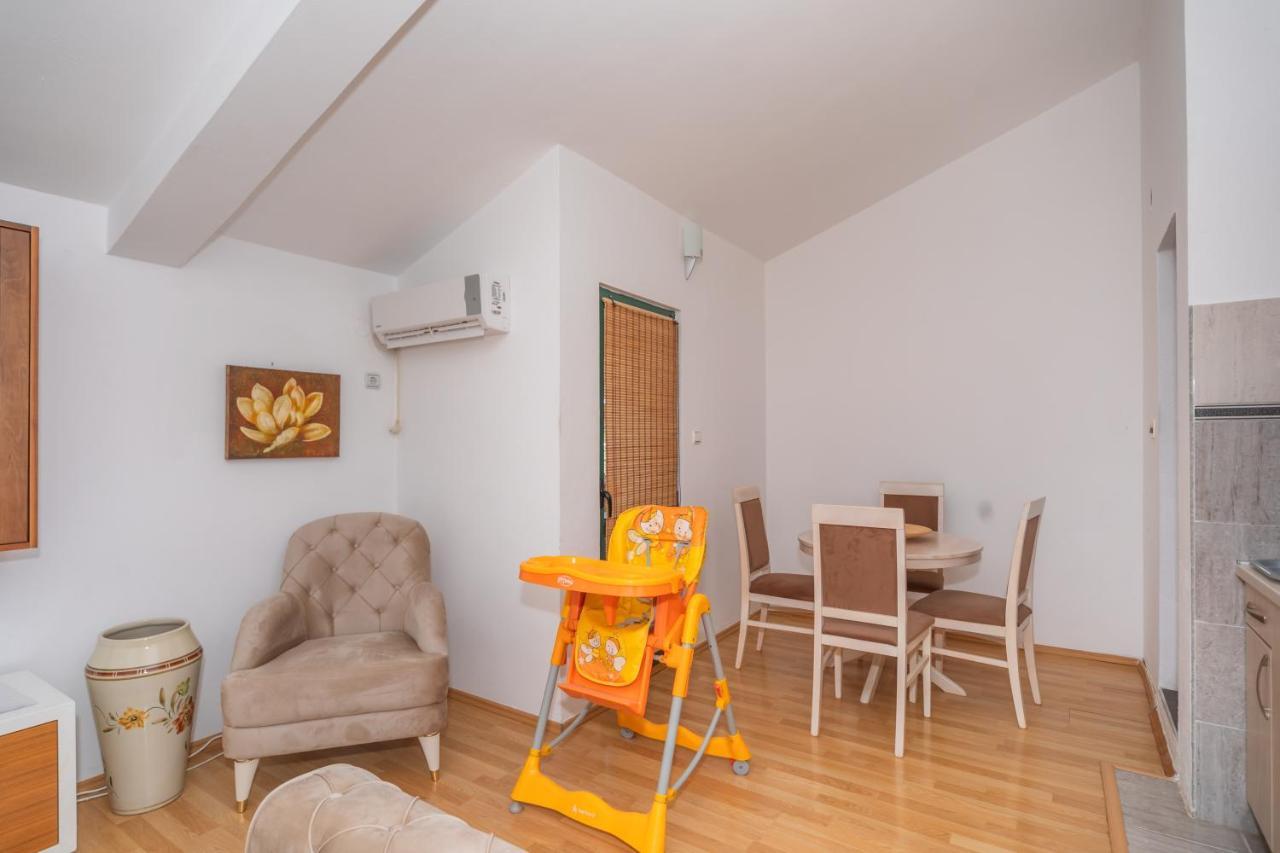 Apartman Sara Bar Esterno foto