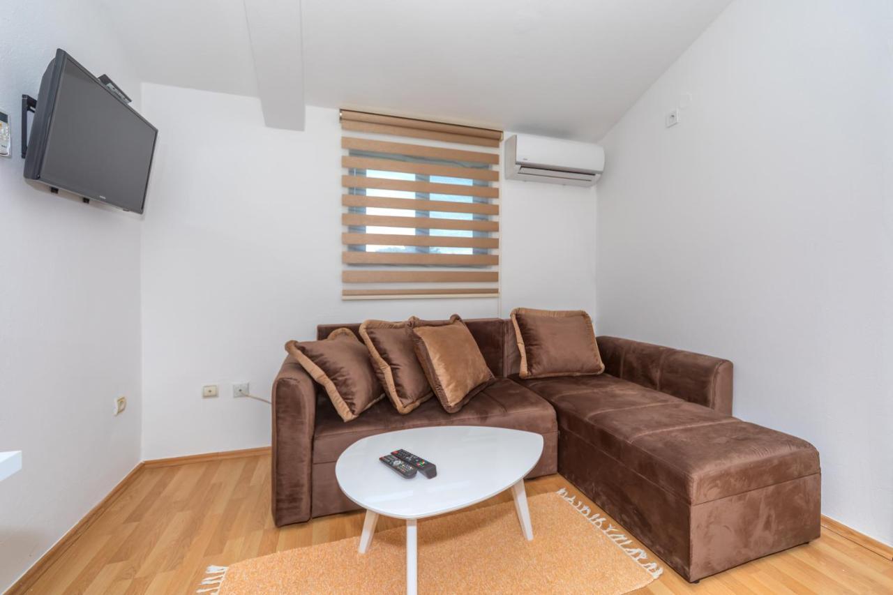 Apartman Sara Bar Esterno foto