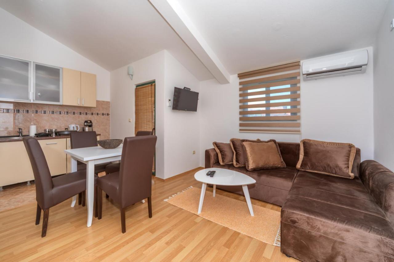 Apartman Sara Bar Esterno foto